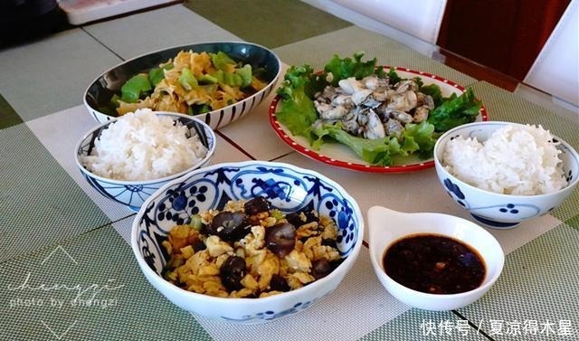 大连老两口的晚餐,简单营养,走红朋友圈,网友这吃法太美了!