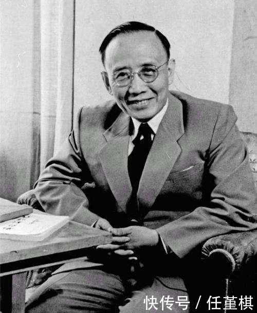 郭沫若去世后,妻子整理遗物时发现几封书信,看后便上吊自杀