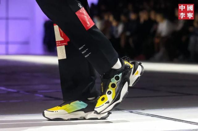 中国李宁2021秋冬潮流发布：悟创吾意，风格呈现