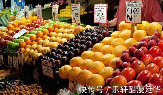 爸妈|有人宁愿去超市买菜,也不愿买路边老人的便宜菜,为什么