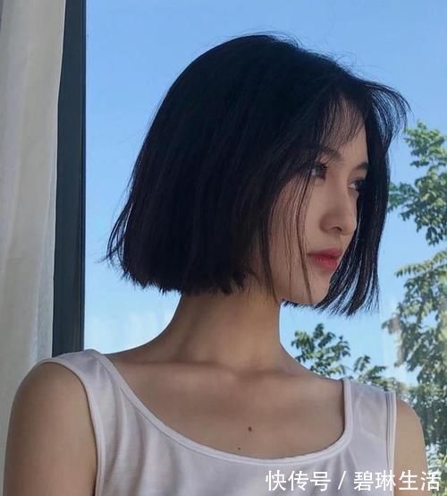 酒窝|还在剪“波波头”?别土了!现如今流行“酒窝短发”,可爱显脸小