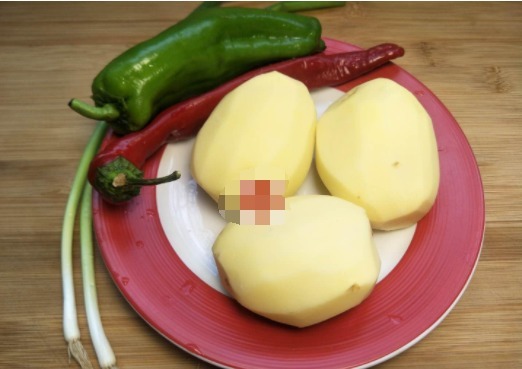 北方人最爱的土豆做法，筋道喷香不油腻，南方人吃了都说好！