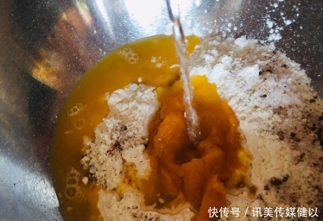 南瓜|做南瓜馒头时,注意3个小细节,出锅馒头个个松软,又不失嚼劲