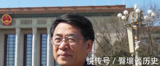 晋升|彪悍美术师,让自己老婆当人体模特,多国办画展,晋升画院院长!