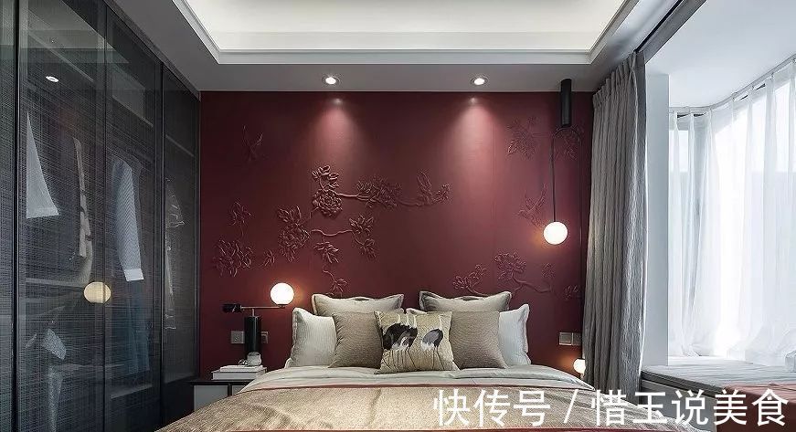 卧室内|还在买衣柜现在流行“挖墙”装衣橱!