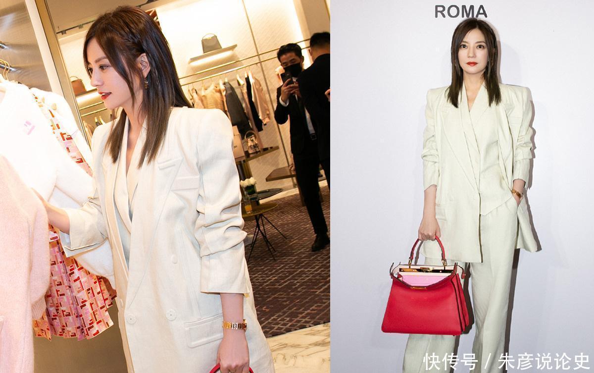 45岁女人显年轻的发型有哪些?中长直发或卷发都很好,时尚又优雅