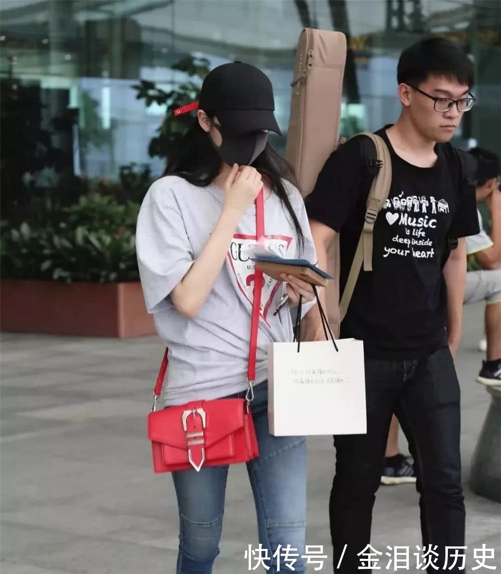 今冬火了一种穿法,叫“袜子裹裤子”!显高又保暖,小个子也爱了