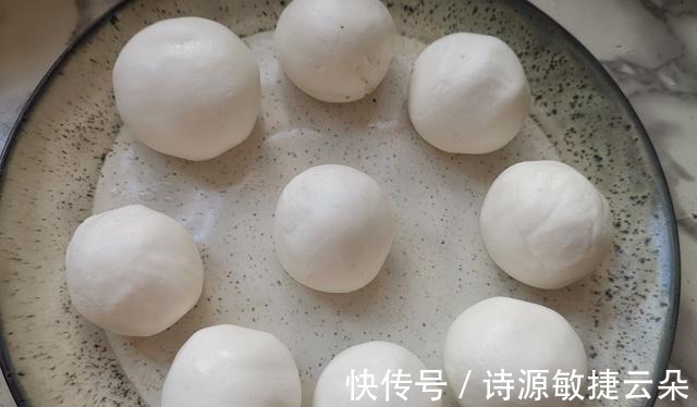 吃汤圆试试这馅，鲜美好吃营养高，比甜味汤圆好，老人孩子都爱吃！