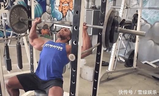 健身|同样是杠铃推举,站姿比坐姿强在哪里这几个优点让健身老手心动