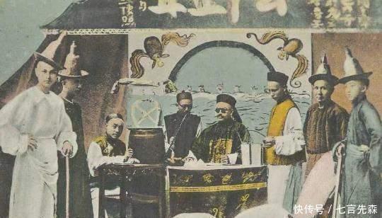 老照片|晚清罕见上色老照片图4女子媚态毕露、图7男子行为让人唾弃