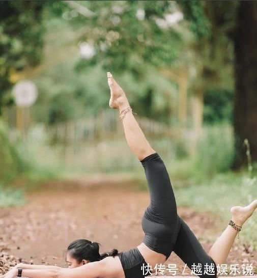 美女|26岁印度美女练瑜伽,打造妖娆曼妙身材迷人,彰显独特气质