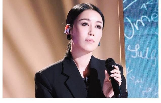 當(dāng)年淘汰周深,現(xiàn)在拉踩周深?那英再次被罵,真的不冤!