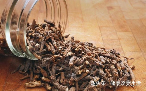 黄花郎地丁茶|乳腺癌开始时,身体有四种迹象,一个不占,你很健康