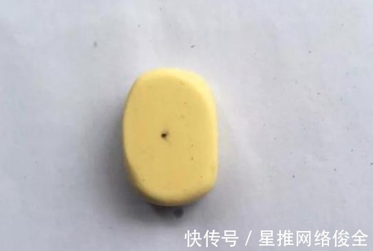 用力过猛|小学生“橡皮定律”：学霸还是学渣？看到橡皮，家长就心里有数了
