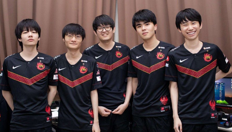 LPL|LOL：金贡留在LPL的最后一年，S12只能在LCK打职业