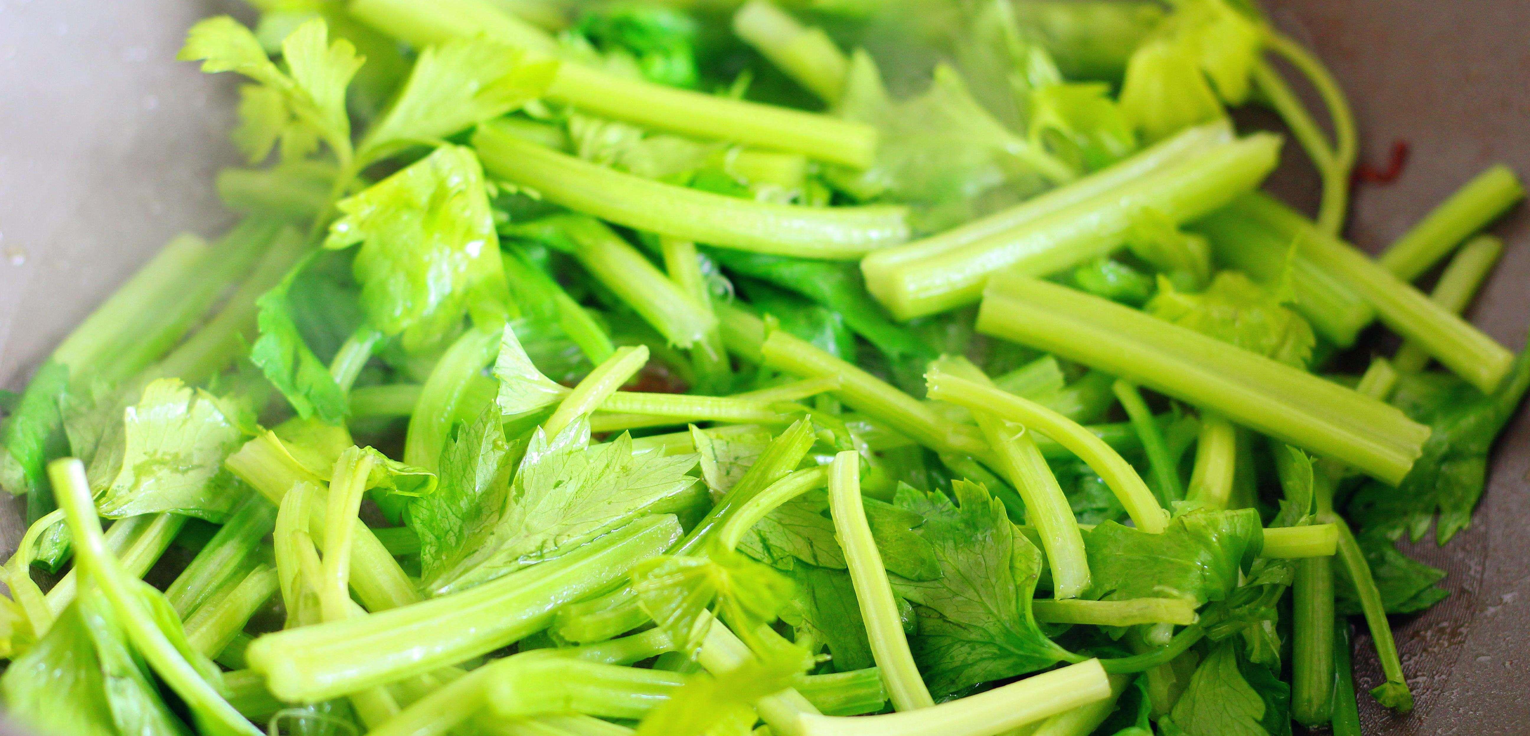 木瓜木瓜|女人腰疼怎么办？除了用药，这3种食物经常吃一点，缓解腰酸背痛