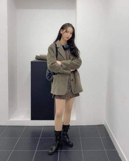 风格|“渣女风”已经过时了，今年更流行“无性别穿搭”，高级又有质感