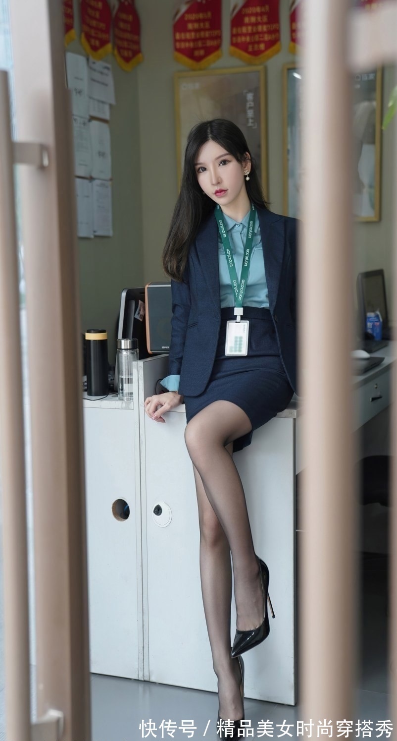 干练 职场穿搭:一条时尚又干练的套装裙是你不容错过的选择