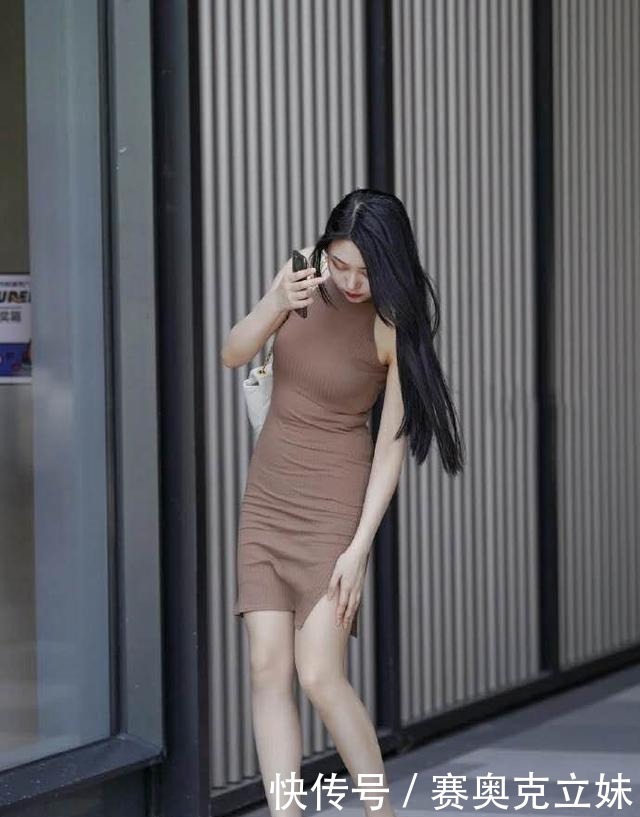 身穿|身穿紧身裙的美女,更显身材,更显气质美