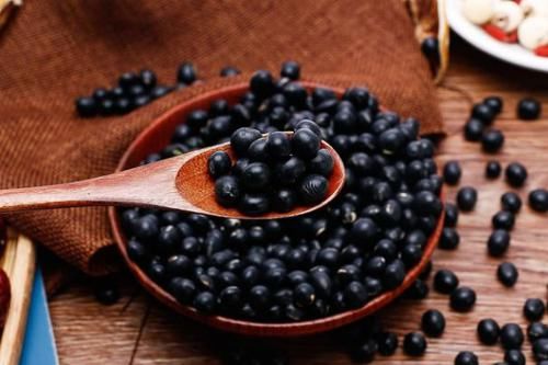 黑豆|黑芝麻与它天生一对,一周3次,美容养颜,50岁没白发