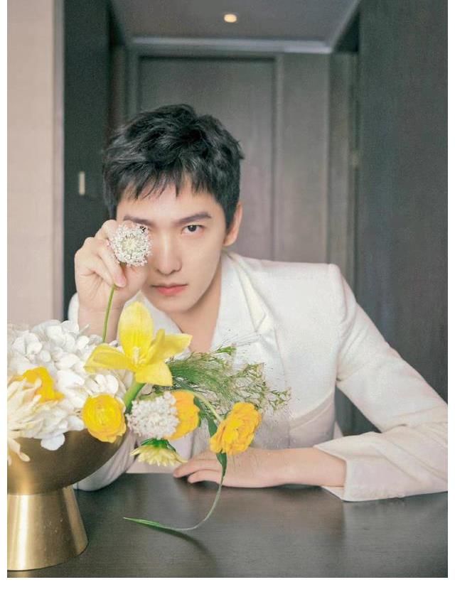 《青春環(huán)游記》喜迎楊洋，鏡頭雖少，粉絲卻很開心他終于走出來了