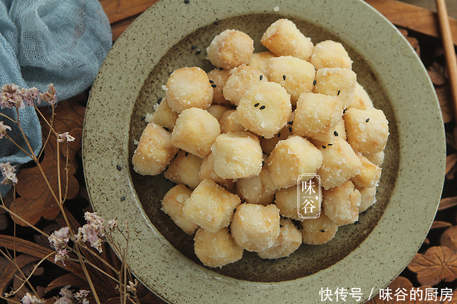 冬天,我家山药喜欢这样吃,外酥里嫩越嚼越香,孩子馋得流口水