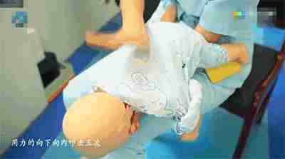 新生儿|15天新生儿呛奶窒息，医生强调：新手爸妈必学三个养育要点