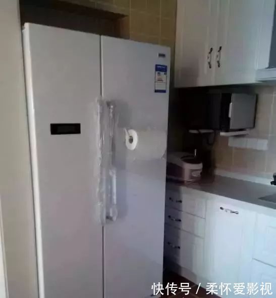 卫生间|老婆不顾家人的反对,卫生间就砌半堵墙,完工后全家都夸她聪明