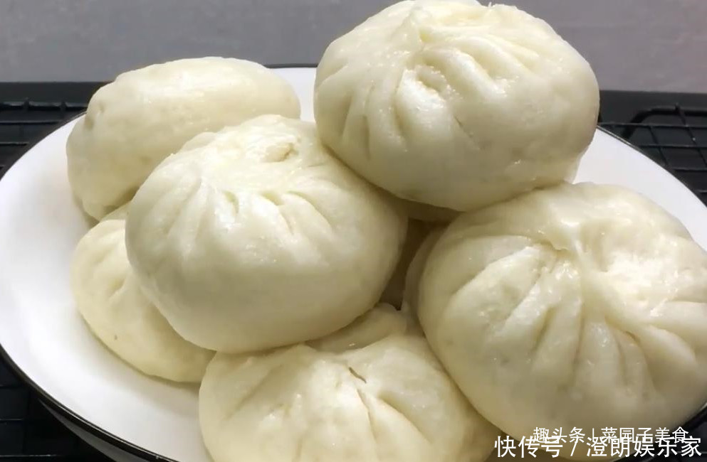  塌陷|蒸包子不要直接上锅就蒸，诀窍告诉你，包子个个松软不塌陷