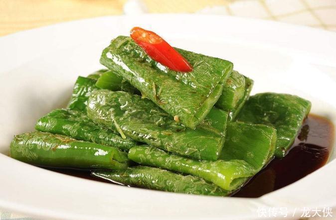 舒坦|青椒这样做,比所有蔬菜都美味,几个青椒下两碗米饭,酸辣爽舒坦