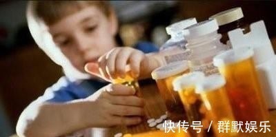 脊柱侧弯|12岁女孩弯腰时一个动作,被父母发现异常10个孩子就有2个中招