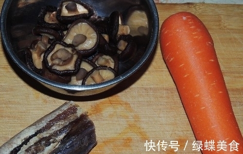 懒人|夏天的懒人焖饭,饭菜一锅出,有肉有菜营养均衡,比外卖还省时