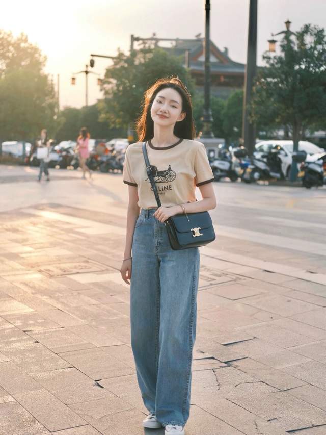 穿搭|秋天想穿出高级感,这几种搭配颜色方法得学会,能让你又飒又美