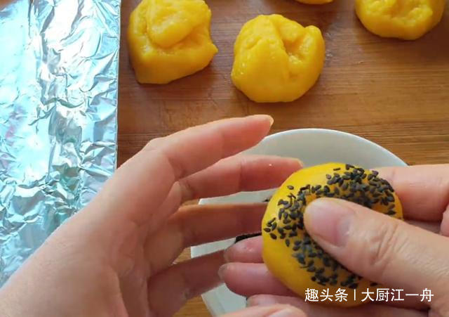 3个鸡蛋1碗面粉，教你在家做桃酥，香甜酥脆入口即化，做法零失败