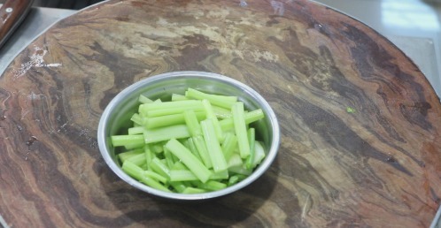 木耳|芹菜拌木耳好吃有绝招,学会这个方法,鲜嫩脆爽,满满的小技巧