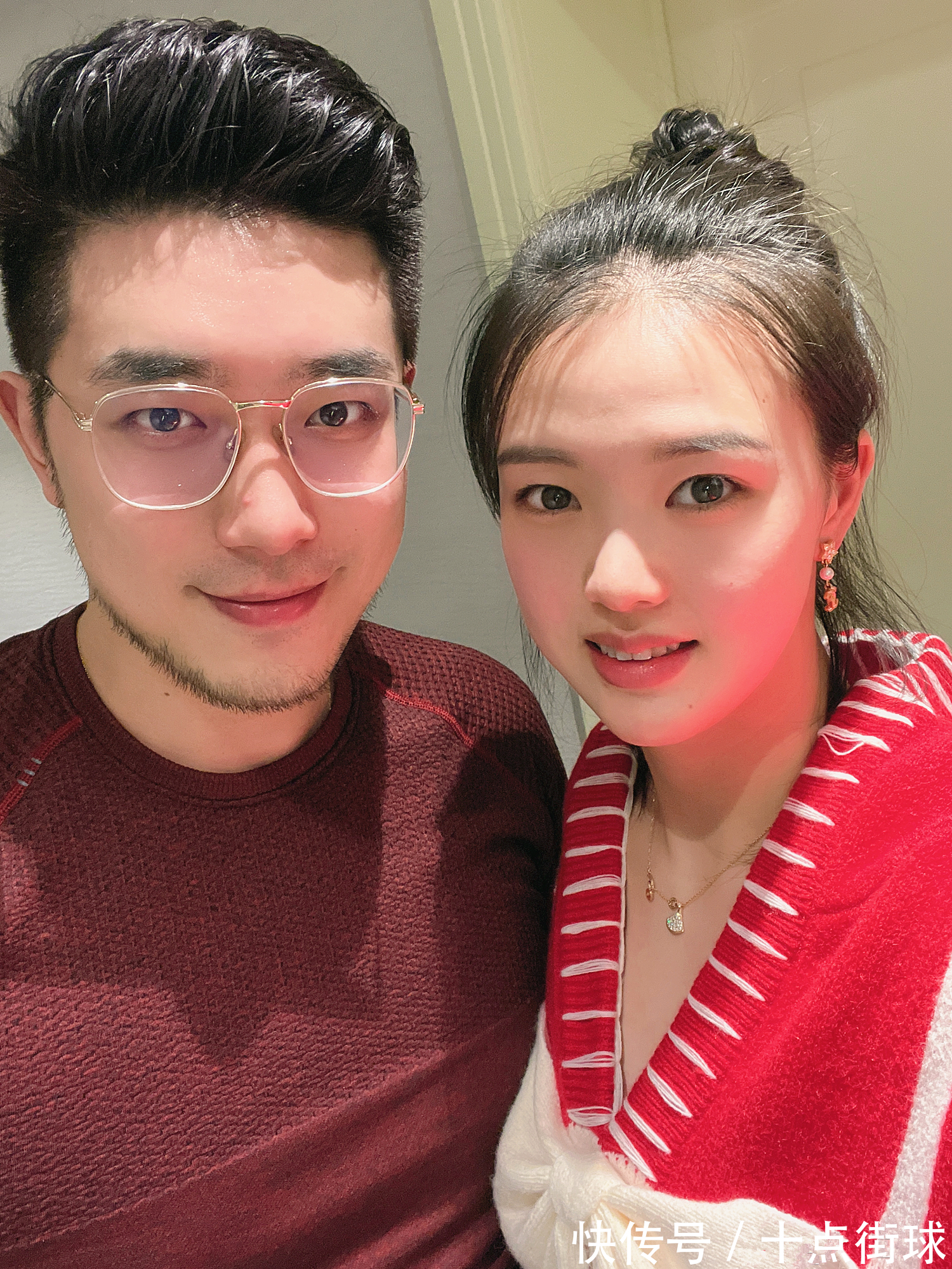北京奥神队|张常宁全家13口热闹过年,富二代老公很帅!两人结婚三年没办婚礼