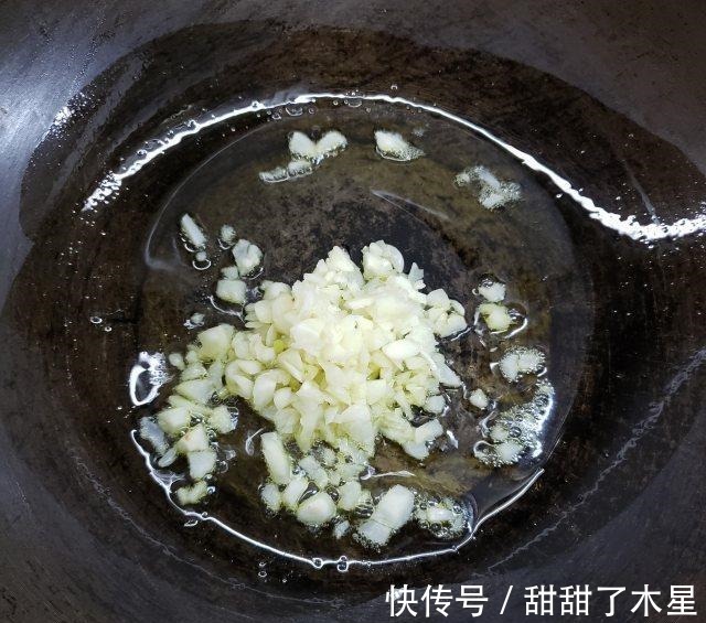 鲜香下饭梅菜肉酱炒豆角!