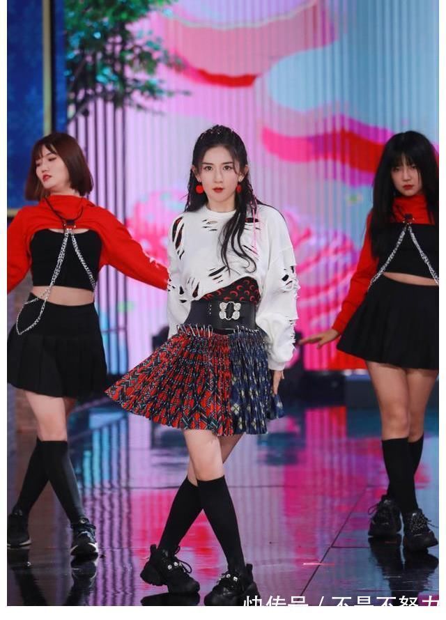 谢娜回归快本状态好，曝光小女儿小名，快乐家族变六人你能接受吗