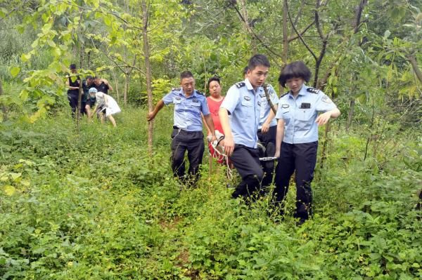 遇险|湖北五峰：父子悬崖遇险，民警紧急救援