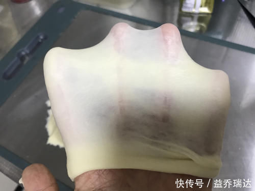 最近超火的面包做法,只需一次发酵,面包蓬松暄软,放3天也不硬