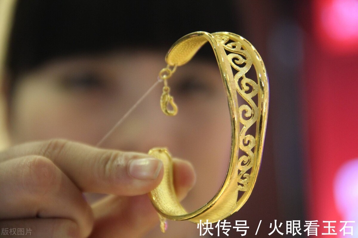 金汞齐|新买的黄金戒指,没戴多久就变白了,难道是假黄金吗?