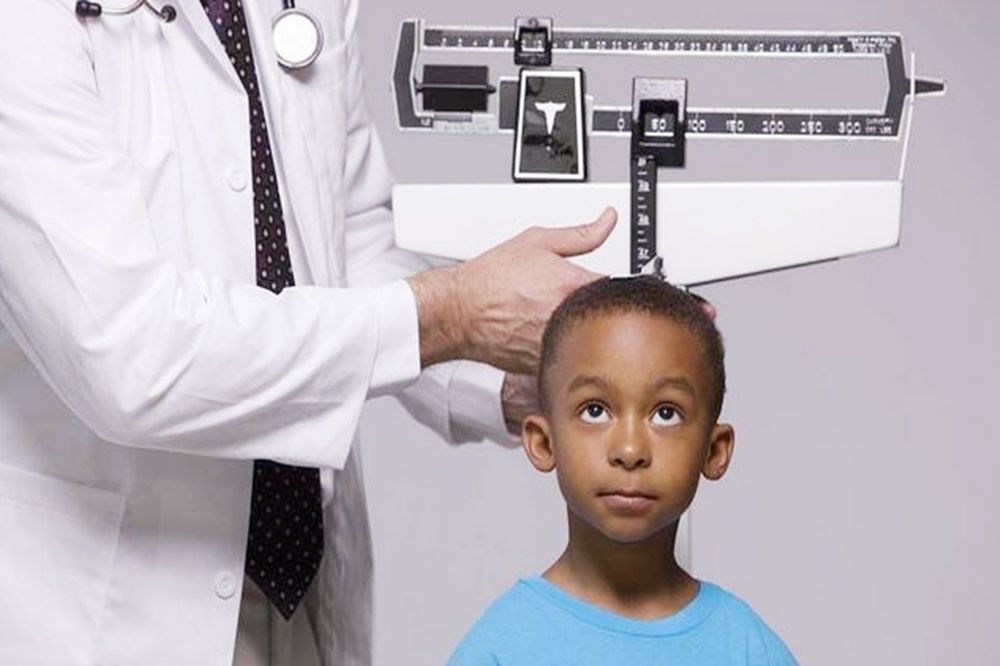 个子|秋季“转骨期”,身高猛涨信号家长别错过,把握住了娃个子蹭蹭窜