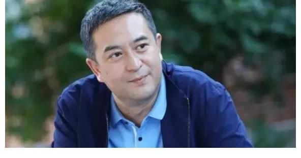 少年派|闫妮、张嘉益献唱“十四运”震撼全场，网友：接地气才是好演员