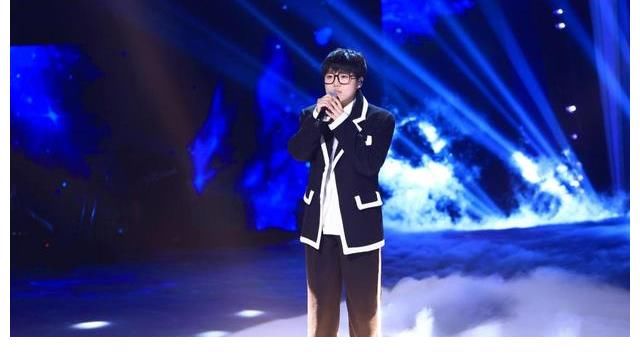 2021中國好聲音|伍珂玥問鼎《2021中國好聲音》總冠軍 十周年歷屆導(dǎo)師學(xué)員隔空合唱令觀眾破防