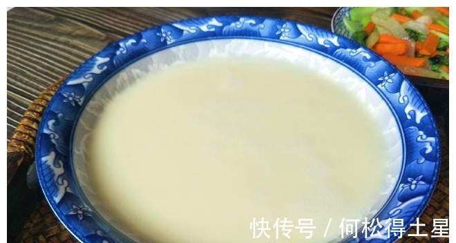 冰糖|破壁机食谱，奶香玉米汁，这样做简单方便，香浓好喝，午餐必备！