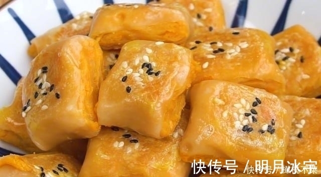 老左|秋天多吃红薯，加一张手抓饼，简单一做，又香又酥脆，比烤的好吃