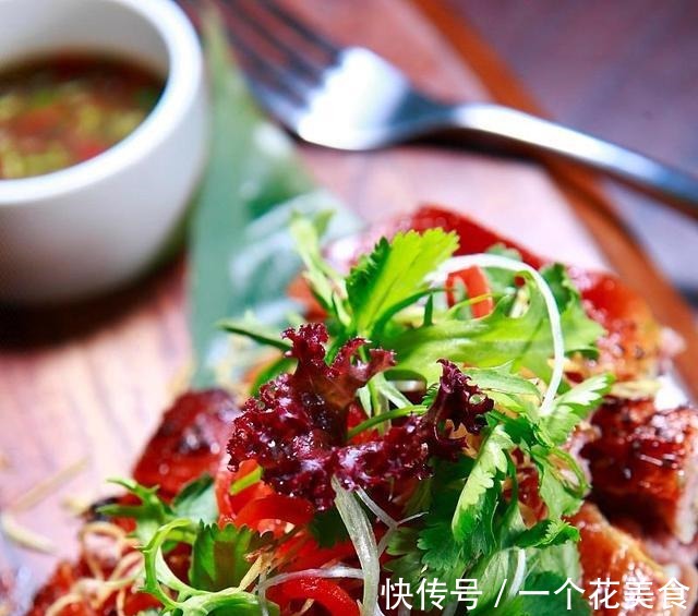 荔枝花|明炉乳猪，经典名菜，皮脆肉不柴，满口留香！