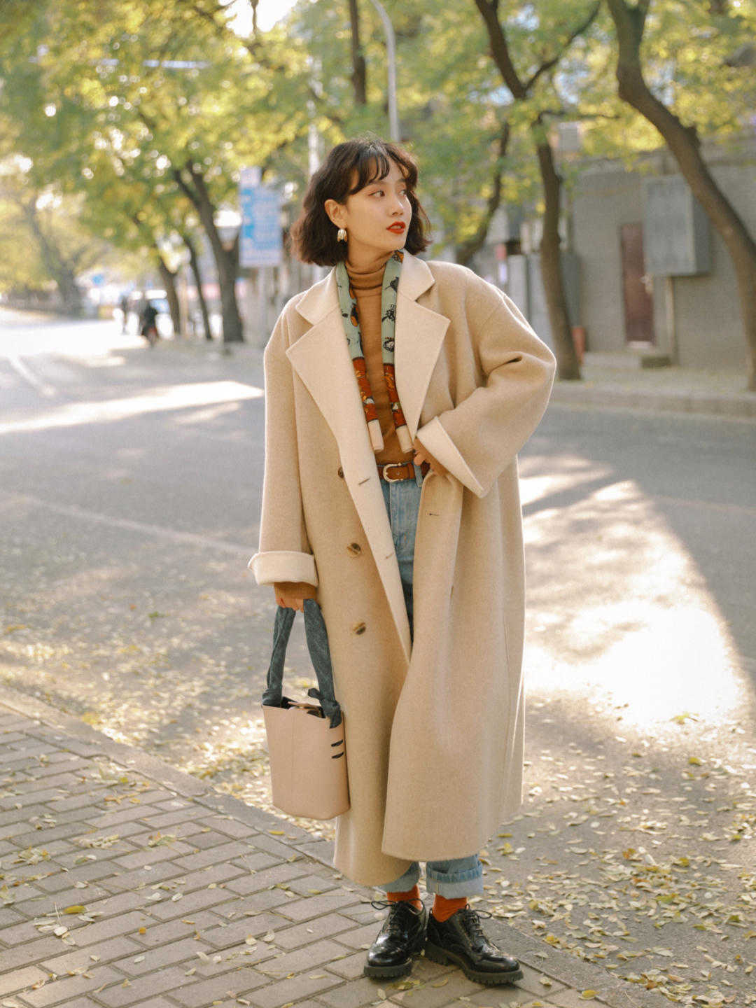 宽松|被法式惊艳了,秋冬还能这么穿?太真实自然了