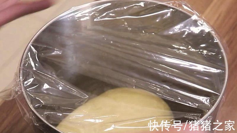 新疆|虽然大列巴来自俄罗斯,但卷果干、加核桃的新疆大列巴更好吃