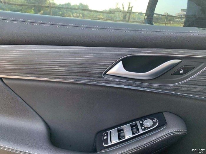 国产车|享受放荡不羁的赛力斯SF5，黑赛所向披靡！